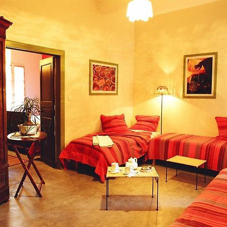 La Cle Des Chants Vergeze Room photo